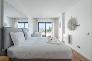 5 bedrooms, WiFi, bed sheets, wheelchair access