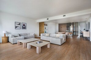 TV, stereo - Blueground | Grenelle, river view, nr Seine (Paris)