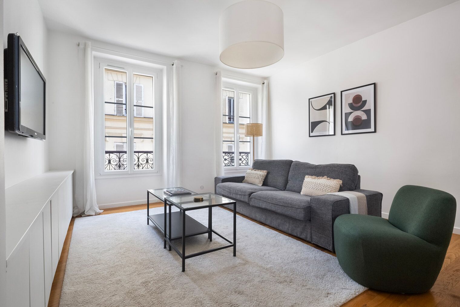 Télévision, chaîne hi-fi