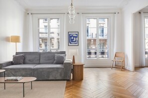 Téléviseur, chaîne audio