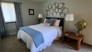 2 bedrooms, desk, iron/ironing board, free WiFi