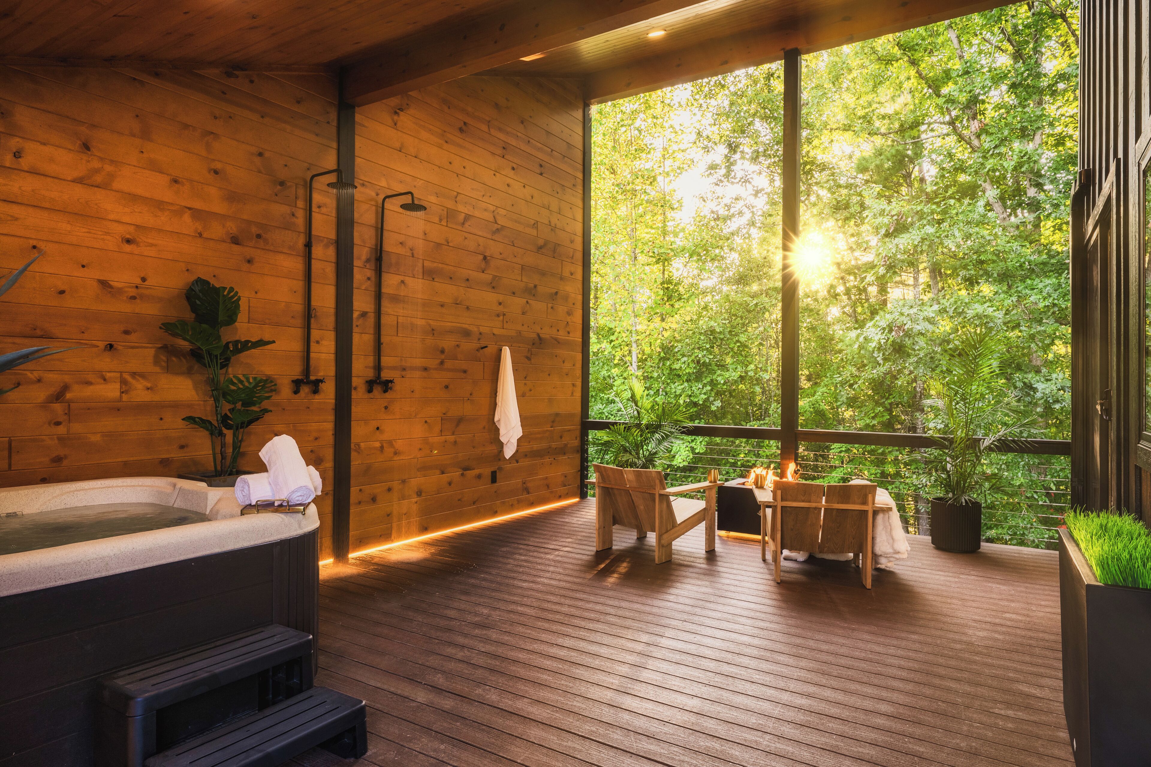 Outdoor spa tub