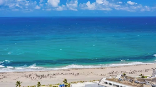 Palm Beach | Tropical Balcony + Pool & Beach Walk