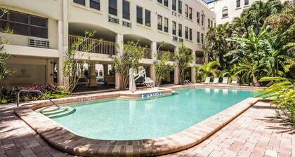 Palm Beach | Tropical Balcony + Pool & Beach Walk