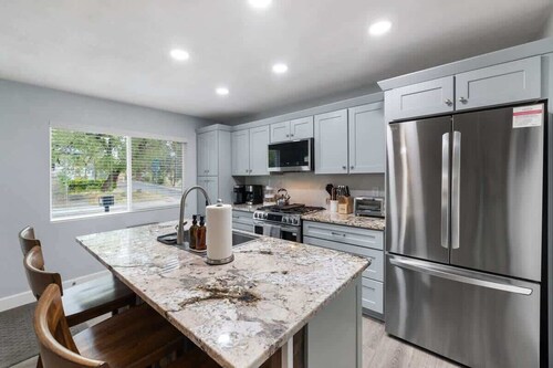 Pet-Friendly 2BR/2BA Getaway Near Whiskey Row