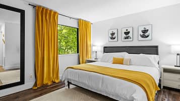 2 habitaciones, escritorio, tabla de planchar con plancha y wifi