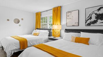 2 slaapkamers, een bureau, een strijkplank/strijkijzer, wifi