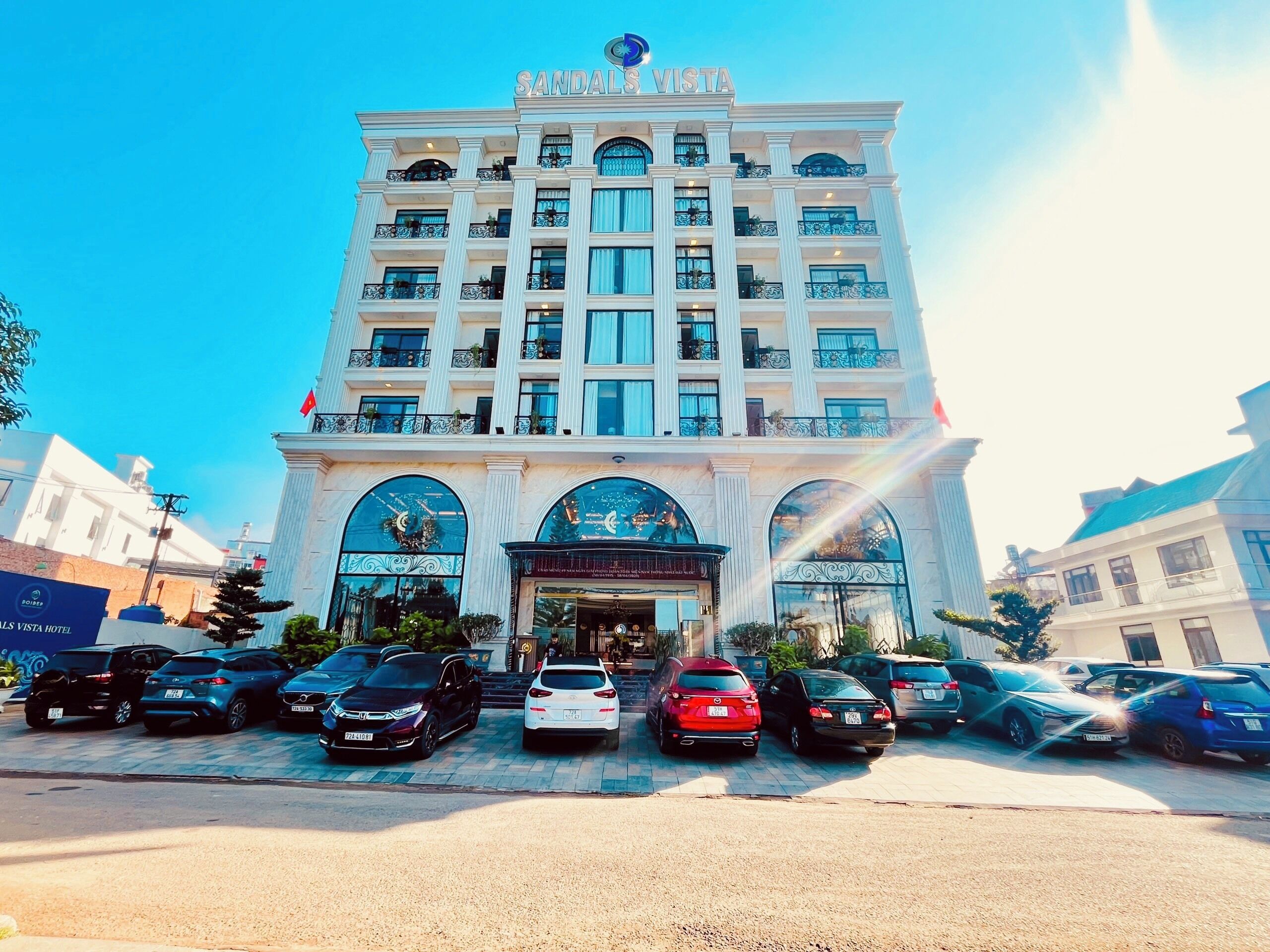 المنشأة من الخارج