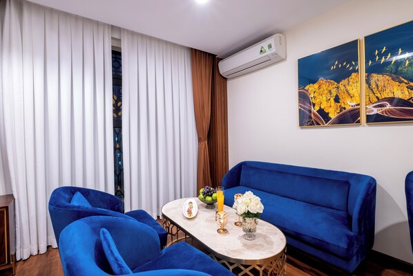 Luxury Double Room, 1 Queen Bed, Balcony, City View | Premium bedding, pillowtop beds, free minibar, in-room safe