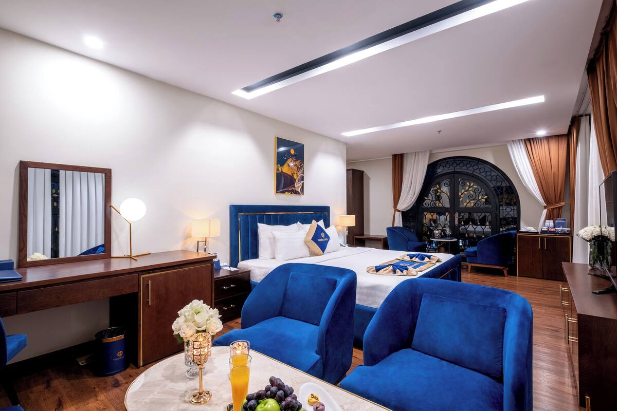Luxury Double Room, 1 Queen Bed, Balcony, City View | In-room safe, free WiFi