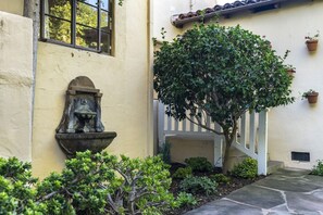 Property grounds - Enjoy indoor-outdoor living, full kitchens and walk to beach and state st. (Santa Barbara)