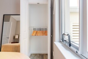 2 多间卧室、WiFi、床单