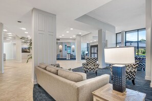 Lobby - Luxury Bayside Condo – Pool, Tennis & Marina (Sarasota)