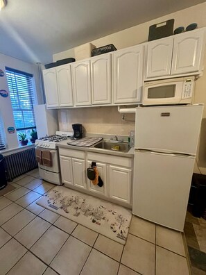 Fridge, microwave, oven, stovetop - Comfortable 1-beb APT IN TIMES SQ /NYC/ 4ppl (New York)