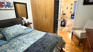 1 bedroom, iron/ironing board, free WiFi, bed sheets