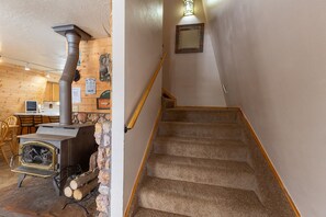 Interior - Updated weekend cabin retreat, year round access, large deck & enclosed dog run (Duck Creek Village)