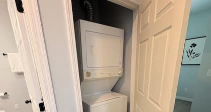 Welcoming New 2-bedroom apartment in Mountain City