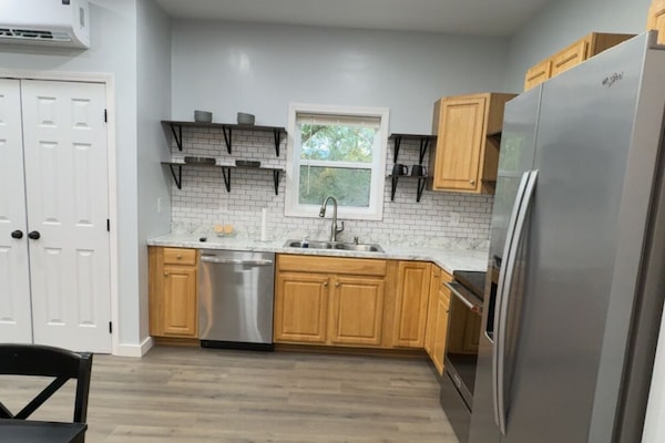 Frigorífic, microones, forn i placa de cuina