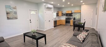 Welcoming New 2-bedroom apartment in Mountain City