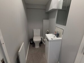 Hårføner og håndklær