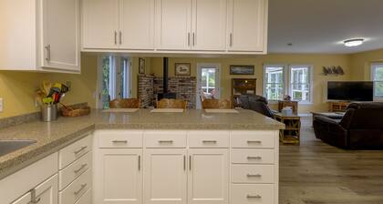 Historic Farm House | Great Location | Petaluma