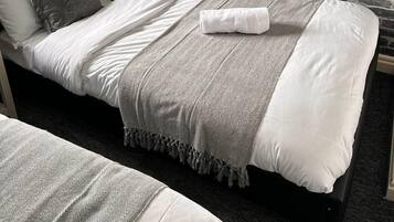 4 bedrooms, WiFi, bed sheets