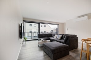 Living area - CBD Comfort Walk Everywhere-Unit 4 (Christchurch)