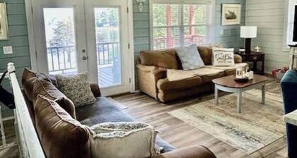 Charming 7-bed, 3 bath lakefront home on South Toledo Bend in Anacoco, LA