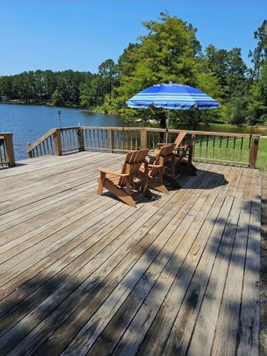 Charming 7-bed, 3 bath lakefront home on South Toledo Bend in Anacoco, LA