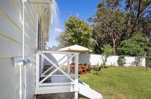 Outdoor dining - Callala Cottage - Beach House (Callala Beach)