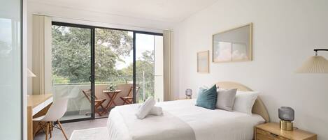 5 bedrooms, WiFi, bed sheets