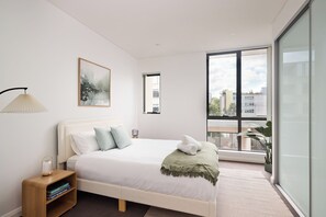 5 bedrooms, WiFi, bed sheets