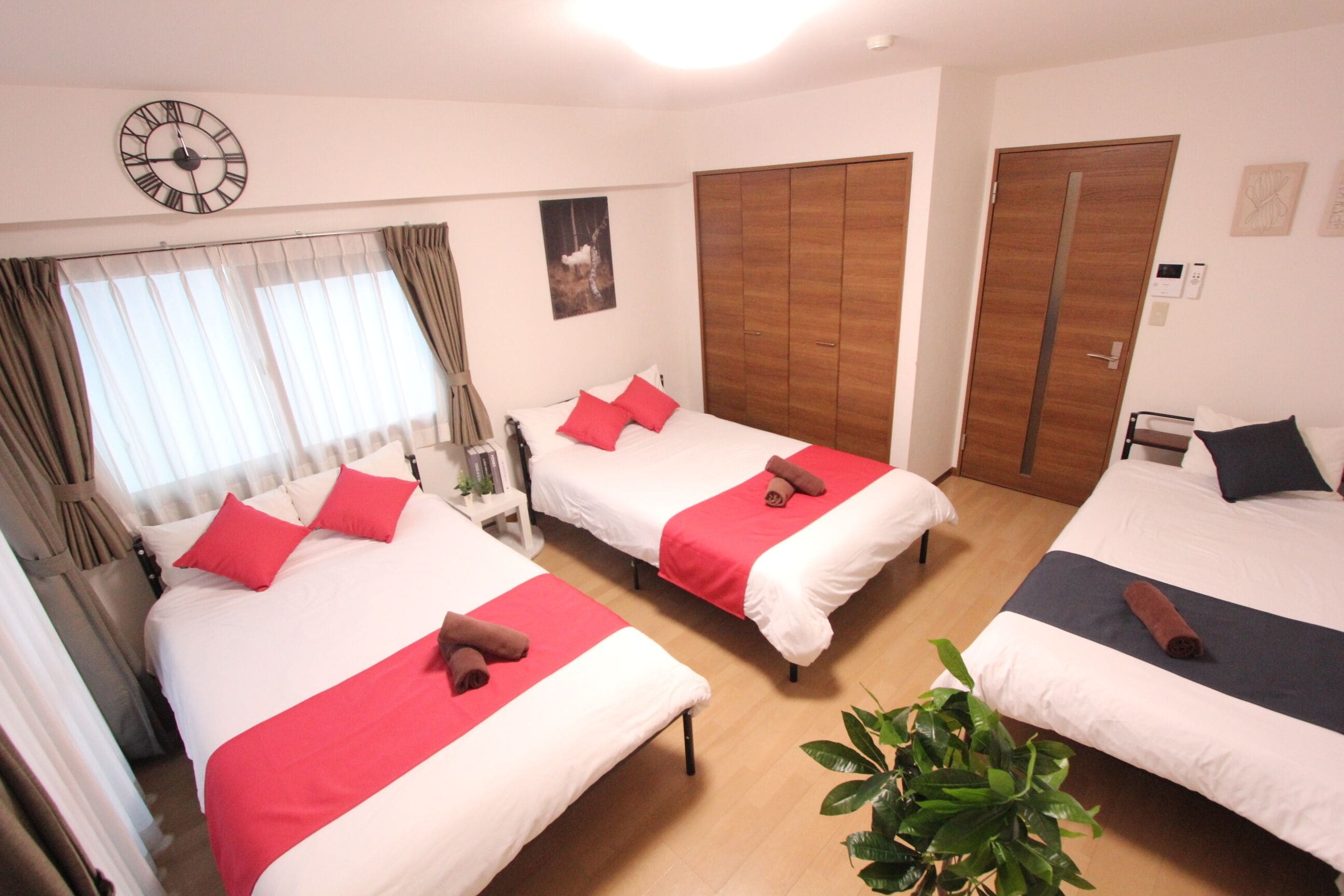 1 bedroom, bed sheets