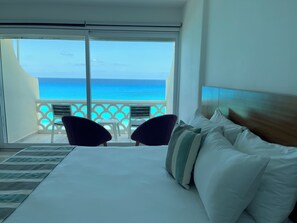 Deluxe Apartment, Beachfront | Premium bedding, pillowtop beds, minibar, in-room safe - OvaCancun Apartments (Cancun)