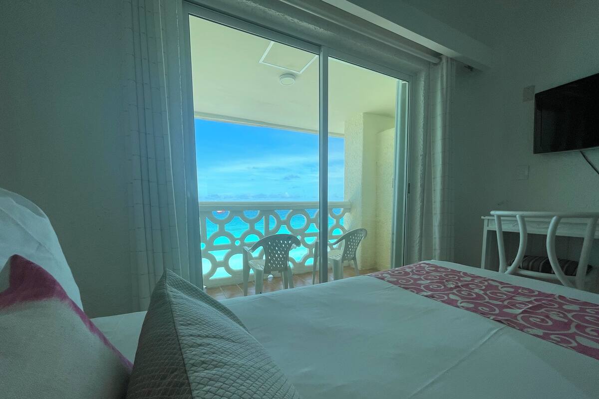 Comfort Suite, Balcony, Beachfront
