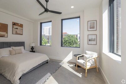 The Beacon Loft / Modern 1BR Downtown Apartment