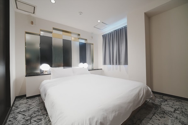 Quarto casal econômico | Wi-Fi de cortesia, roupa de cama