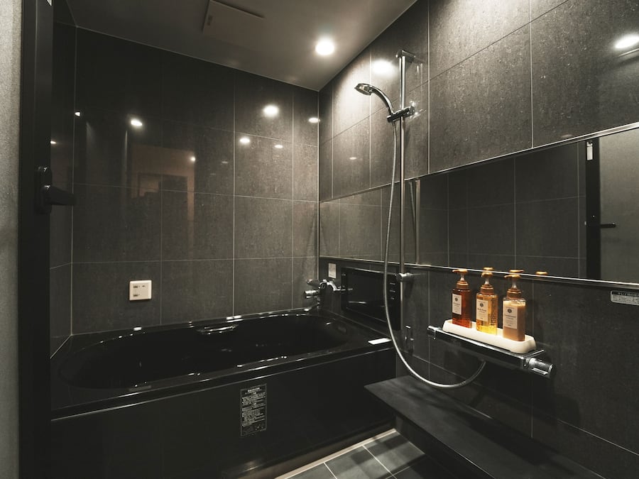 Quarto duplo superior | Banheiro | Secador de cabelo, roupões de banho, toalhas de banho, shampoo