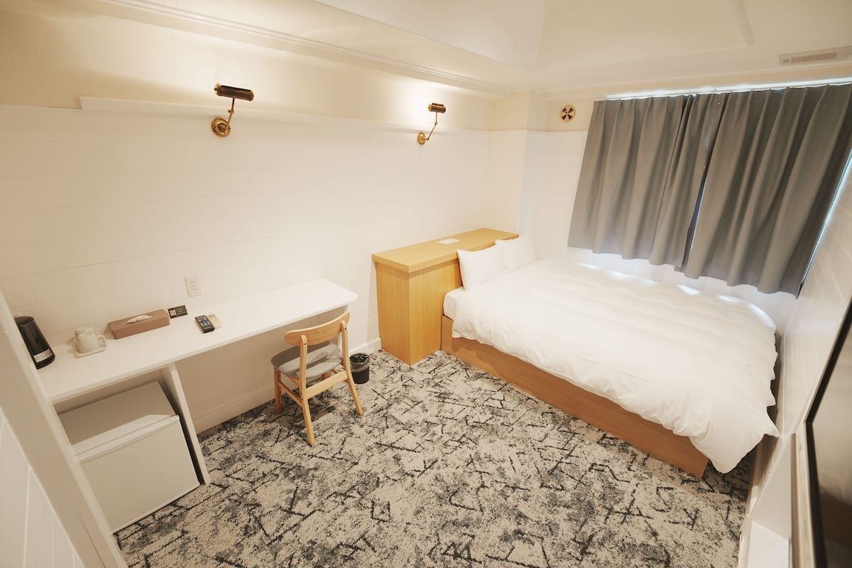 Habitación económica doble | Wifi gratis y ropa de cama
