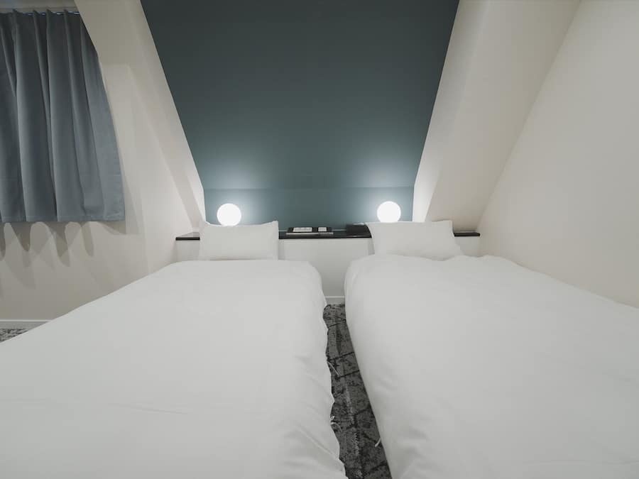 Quarto duplo econômico | Wi-Fi de cortesia, roupa de cama