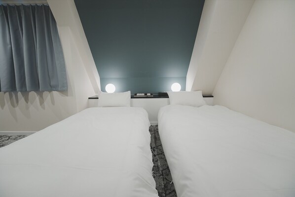Economy Twin Room | Free WiFi, bed sheets - Lumi Hotel Tokyo Shinkoiwa (Tokyo)