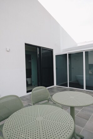 Panoramic Quadruple Room | Terrace/patio
