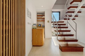 Interior - Unknown Coffee Inn (Liuqiu)