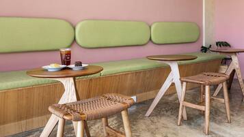 Coffee shop