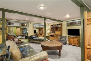 تلفزيون، كُتُب