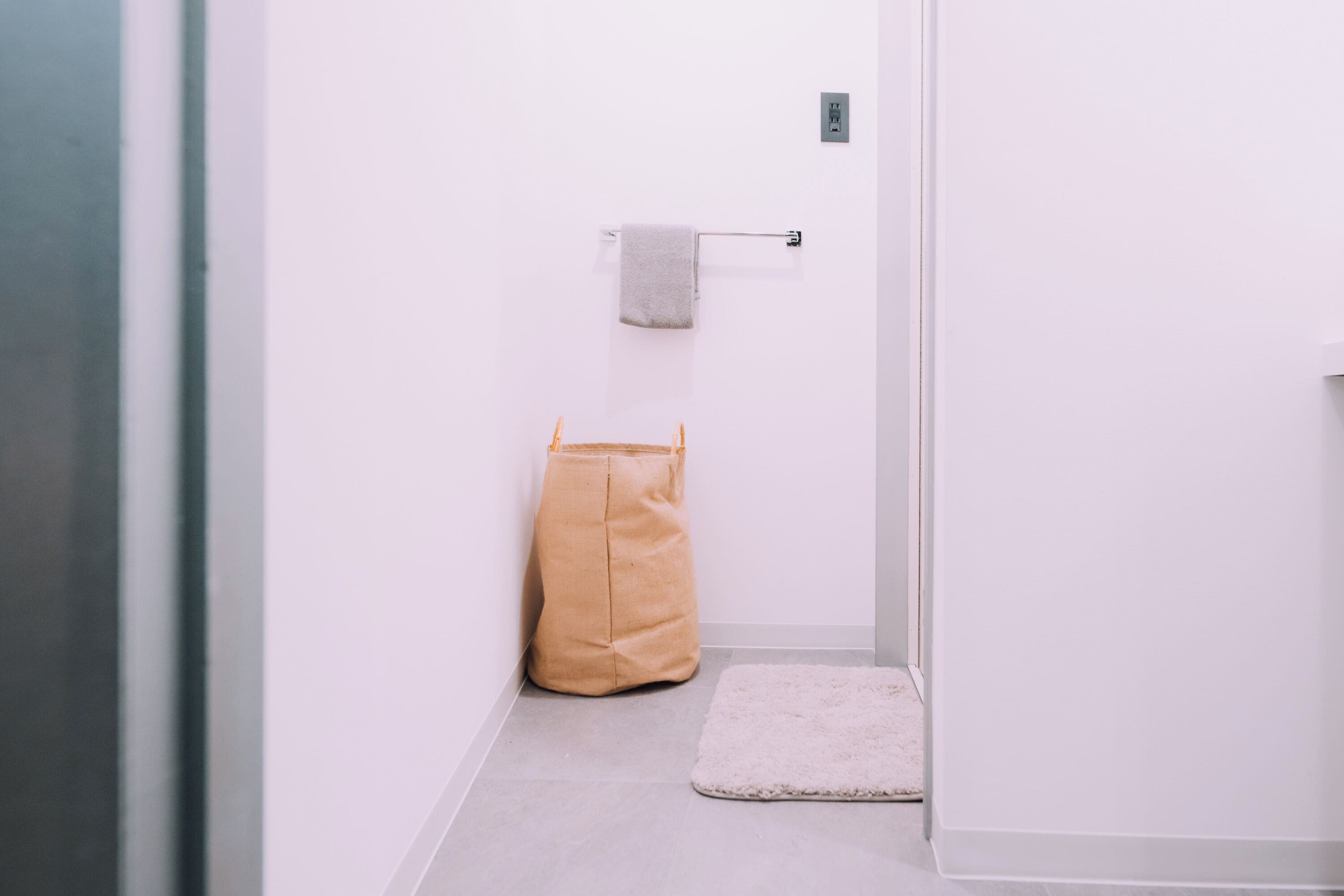 風筒、洗頭水、廁紙