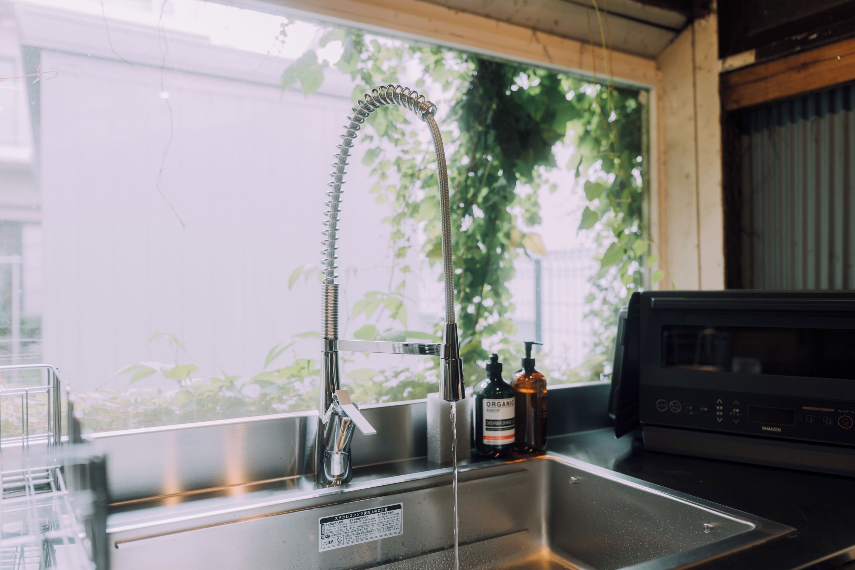 Stovetop, electric kettle, toaster, cleaning supplies