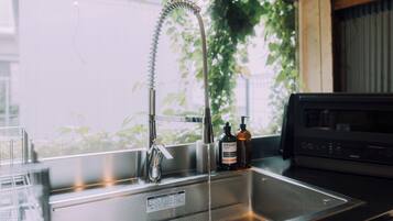 Stovetop, electric kettle, toaster, cleaning supplies