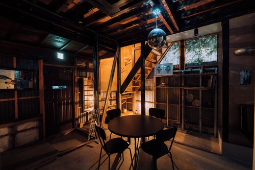 Ivy Place Harajuku Urban Steel Teahouse