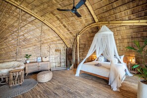 Villa, Balkon, Gartenblick | Hochwertige Bettwaren, individuell dekoriert, individuell eingerichtet